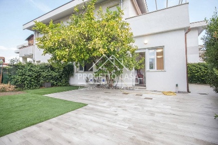 Foto Appartamento in VIA LELIO GIUSTI, Viareggio Torre del Lago di 81 m²