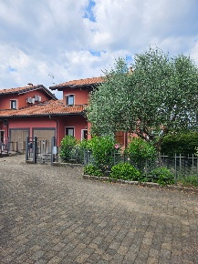 Foto Villa unifamiliare in VIA BRERA 51/D, Varallo Pombia Centro di 145 m²