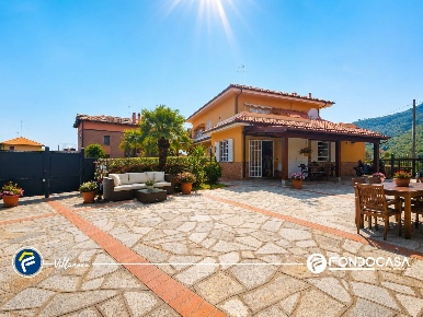 Foto Case semi ndipendenti in Frazione Coasco-Marina Verde, Coasco di 65 m²
