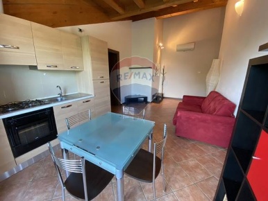 Foto Appartamento in via Giacomo Leopardi 10, Pregnana Milanese di 60 m²