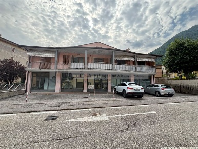 Foto Locale commerciale a Ala Centro di 200 m² in affitto