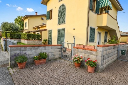 Foto Appartamento a Lucca San Vito di 82 m² con 4 locali in vendita
