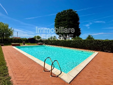 Foto Appartamento a Cecina Cecina Centro di 40 m² con 1 locali in vendita