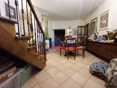 Foto Appartamento a Siena Scacciapensieri di 180 m² con 8 locali in vendita