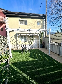 Foto Casa indipendente a Massa Puliche di 60 m² con 2 locali in vendita