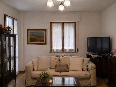 Foto Appartamento a Sinalunga Centro di 120 m² con 5 locali in vendita