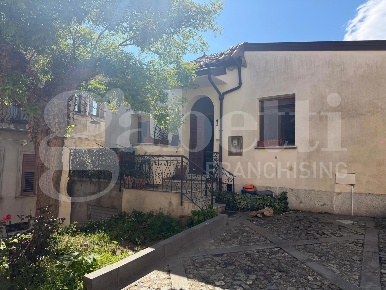 Foto Appartamento in Piazza Castello 2, Squillace Centro di 129 m²