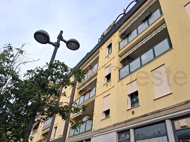 Foto Appartamento in DEL VENTO, Trieste San Giacomo di 90 m² con 3 locali