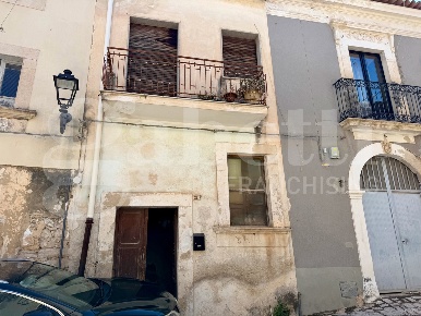 Foto Casa indipendente in Via PRINCIPE DI CARIGNANO 22, Comiso Centro