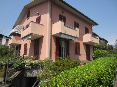Foto Appartamento in Via Aureggio 34, Bellagio Centro di 70 m² con 2 locali
