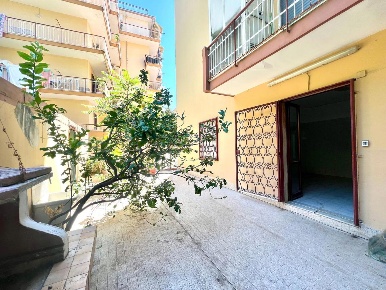 Foto Appartamento in fatale, Pozzuoli Lungomare di 90 m² con 3 locali