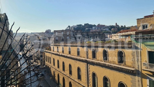 Foto Appartamento in Via CESARE ROSAROLL 95, Napoli Tribunali di 60 m²