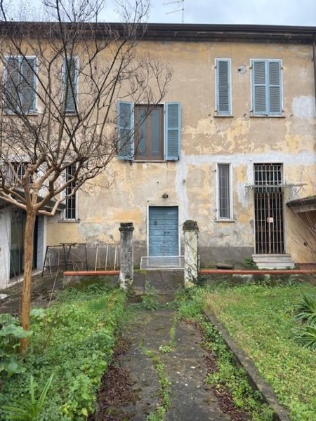 casa indipendente in vendita a Carrara in zona Marina di Carrara