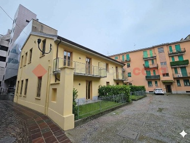 Foto Appartamento in Via Montello 10, Melzo di 80 m² con 2 locali