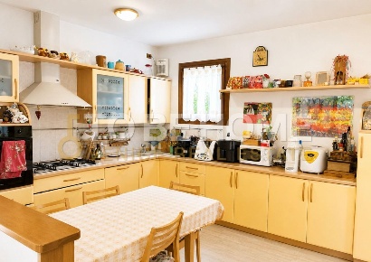 Foto Villa a schiera a Treviso Canizzano di 239 m² con 12 locali in vendita