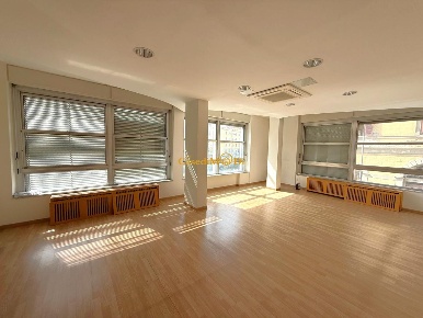 Foto Ufficio a Livorno Via Grande - Piazza della Repubblica di 238 m²