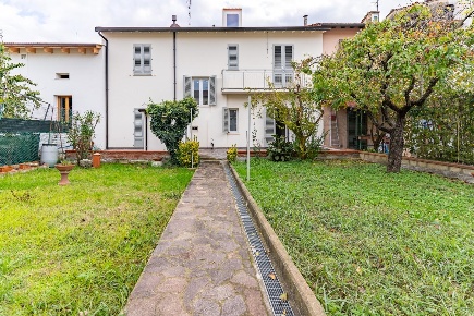 Foto Villa a schiera a Empoli Ponzano di 145 m² con 7 locali in vendita