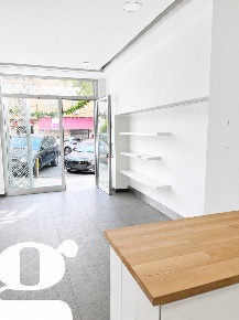 Foto Negozio in farnese, Napoli Colli Aminei - Capodimonte di 27 m²