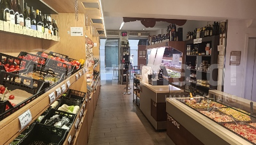 Foto Negozio in Boccalerie, Padova Piazze - Duomo di 171 m² con 3 locali
