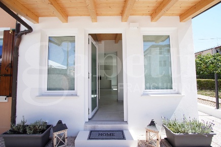 Foto Villa bifamiliare in Viale Giuseppe Garibaldi, Venezia Mestre