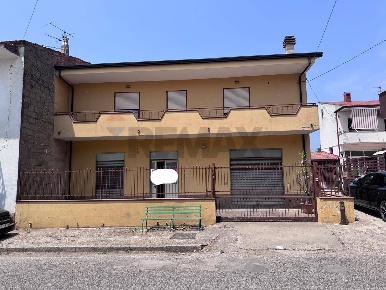 Foto Appartamento in Via Rio Persico 69, Carinola Nocelleto di 190 m²