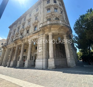 Foto Locale commerciale in Corso Umberto I 105, Pescara di 146 m²