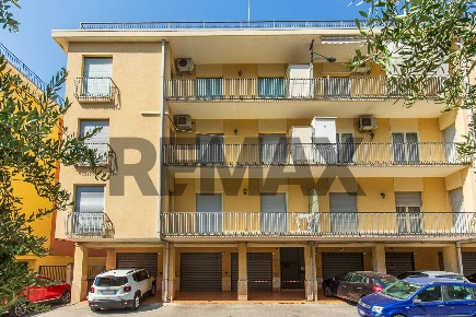 Foto Appartamento in Gaeta 33, Lentini di 129 m² con 7 locali in vendita