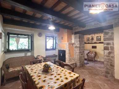 Foto Case semi ndipendenti in frazione Uscerno, Montegallo di 84 m²