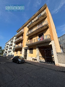 Foto Appartamento in Via Pisa, Vercelli Semicentro di 80 m² con 3 locali
