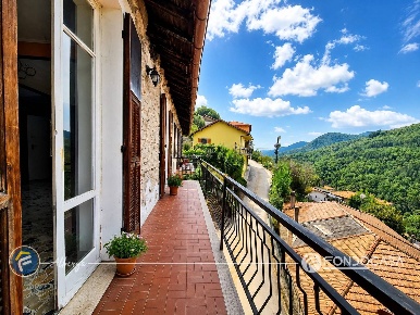 Foto Appartamento in Via Marenchi, Erli Centro di 78 m² con 3 locali