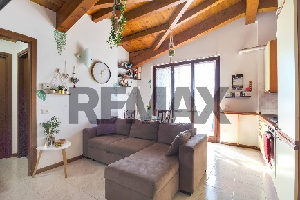 Foto Appartamento in Via Basilicata 9, Carpiano di 53 m² con 2 locali