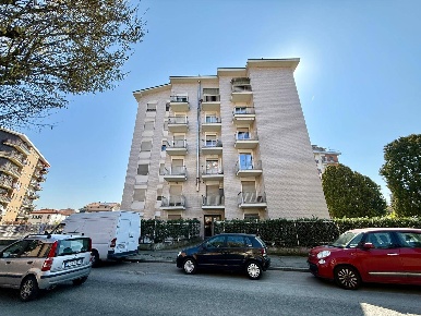 Foto Appartamento a Alessandria Cristo di 132 m² con 5 locali in vendita