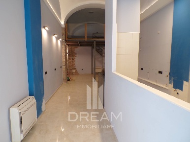 Foto Locale commerciale in Via Giovanni Maria Angioy, Cagliari Stampace