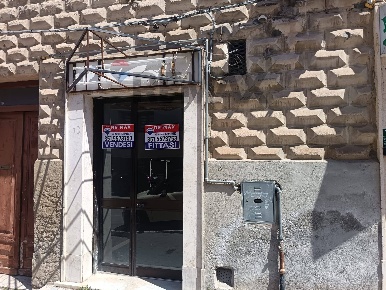 Foto Negozio in VIA TRIESTE 3, Campobasso Semicentro di 25 m² con 1 locali