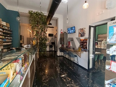 Foto Attività commerciale in Via Paniscotti 28, Molfetta di 160 m²