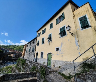 Foto Appartamento in Via Gresino 28, Varese Ligure Centro di 67 m² all'asta