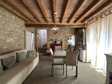 Foto Villa singola in Via Chiesa 10, Lugagnano Val d'Arda di 150 m²