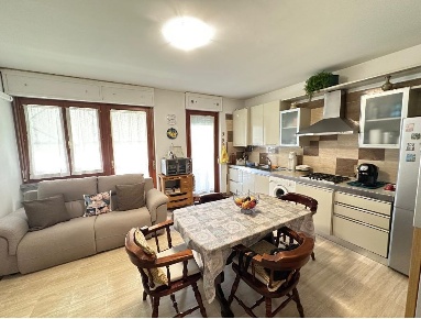 Foto Appartamento in Via Felice Cavallotti, Carrara Marina di Carrara