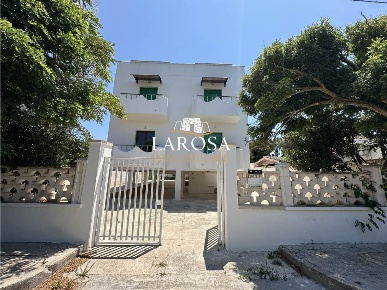 Foto Appartamento in Via Mediterraneo 16, Melendugno Rocca Vecchia di 81 m²