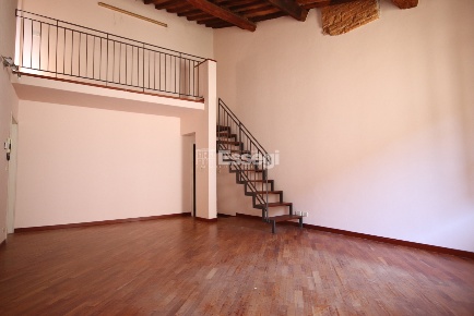 Foto Appartamento in Piazza Sant'Agostino 3, Lucca di 110 m² con 6 locali