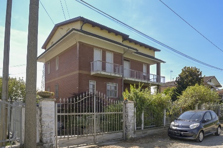 Foto Villa bifamiliare in Via Settimo 80, Leini Rubiana di 400 m²