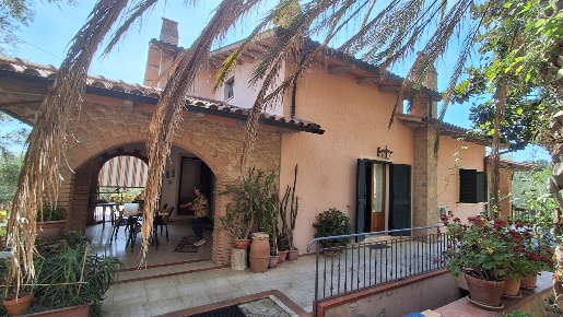 Foto Villa unifamiliare a Manciano di 310 m² con 10 locali in vendita