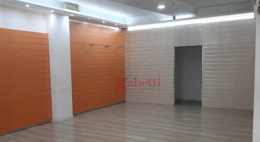 Foto Locale commerciale in via Nola, Cicciano di 160 m² con 1 locali