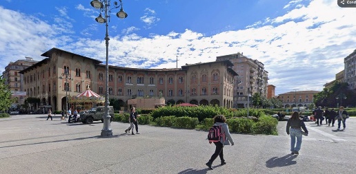 Foto Hotel a Pisa Santa Maria di 650 m² con 26 locali in vendita