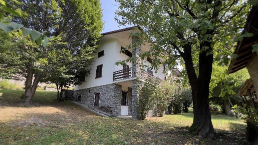 Foto Villa unifamiliare in Via Cavallari, Ardenno Centro di 233 m²