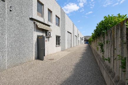 Foto Capannone industriale in Via Della Pusterla 21/A, Misinto Centro