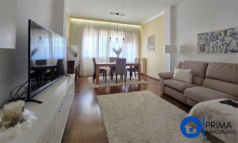 Foto Appartamento in Viale Curio Dentato, Terni Centro di 101 m² in vendita