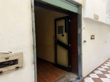 Foto Locale commerciale a Torre Annunziata Tribunali di 40 m² con 1 locali