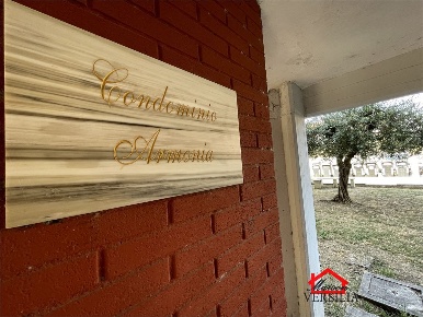 Foto Appartamento in Via Villafranca, Carrara Avenza di 106 m² con 4 locali