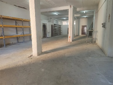 Foto Magazzino in VIA GUIDO DORSO, Afragola di 180 m² con 1 locali